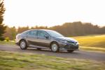 Toyota Camry Hybrid LE 2017 года (NA)